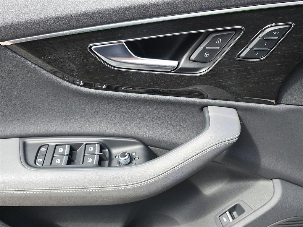 used 2025 Audi Q7 car, priced at $58,895