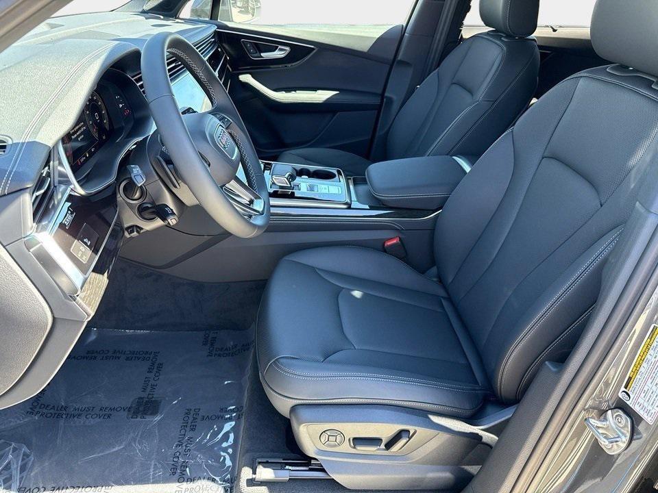 new 2025 Audi Q7 car, priced at $76,170