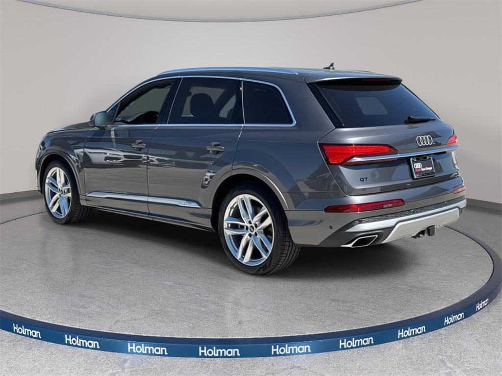 new 2025 Audi Q7 car, priced at $76,170