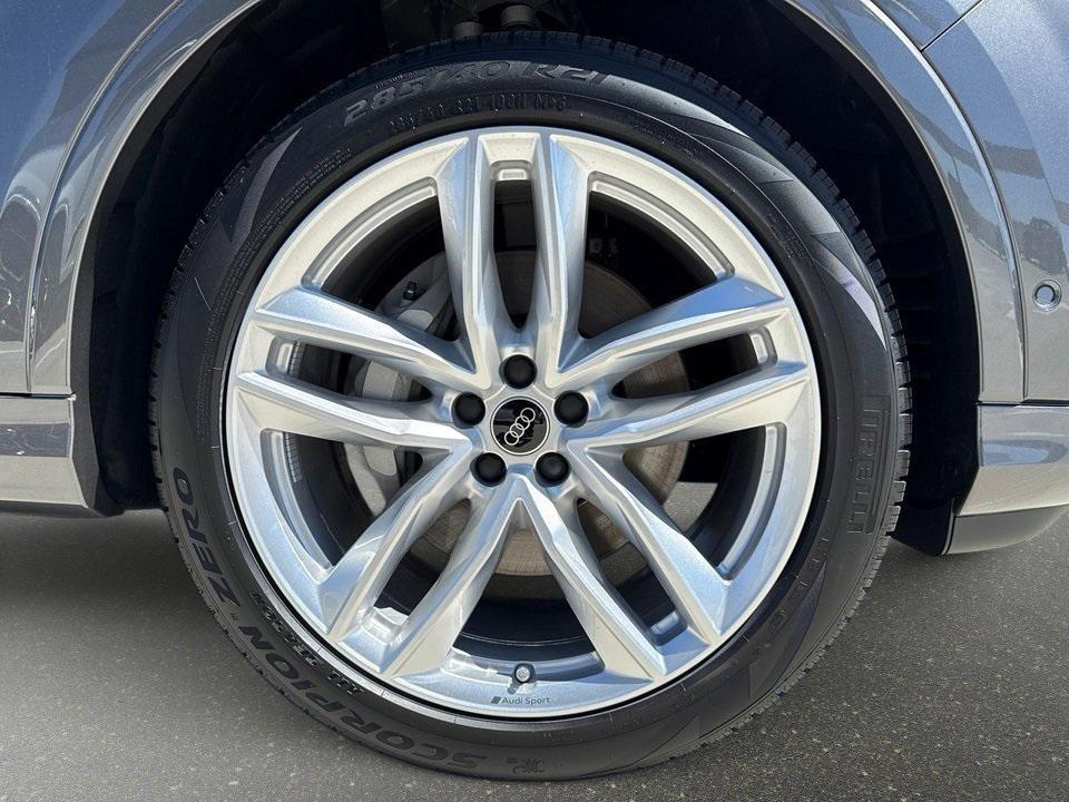 new 2025 Audi Q7 car, priced at $76,170