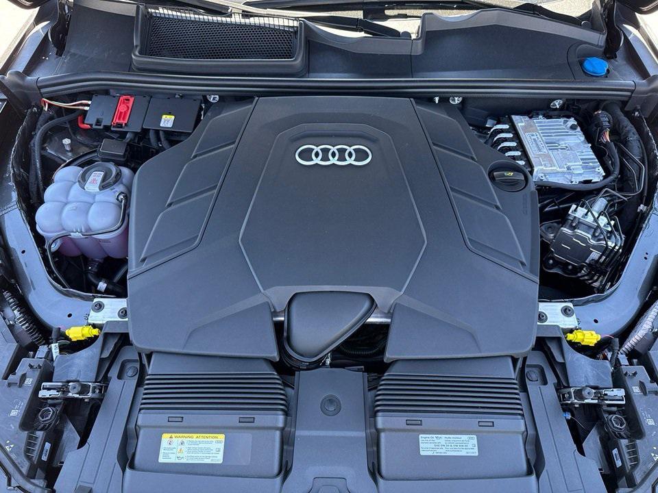 new 2025 Audi Q7 car, priced at $76,170