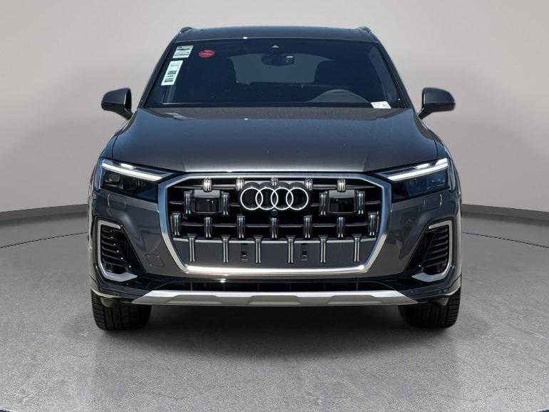 new 2025 Audi Q7 car, priced at $76,170