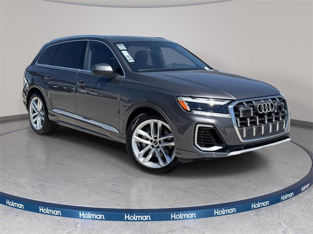 new 2025 Audi Q7 car, priced at $76,170