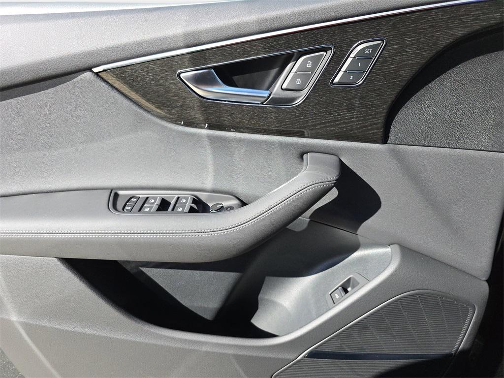 new 2025 Audi Q8 car, priced at $86,625