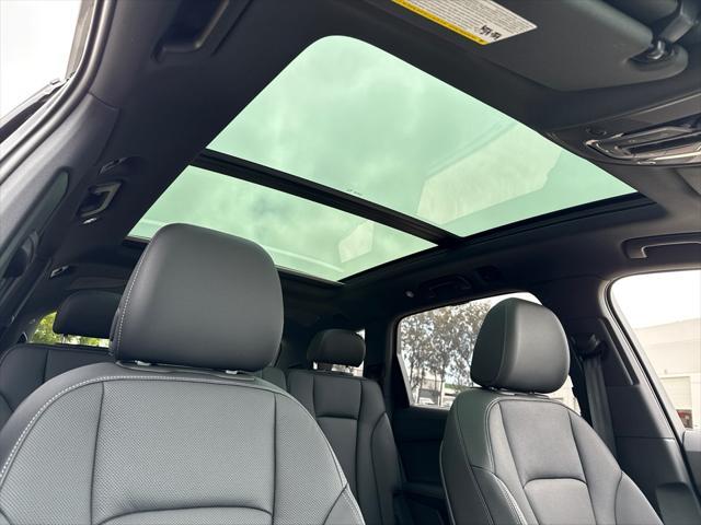 new 2025 Audi Q7 car, priced at $77,660