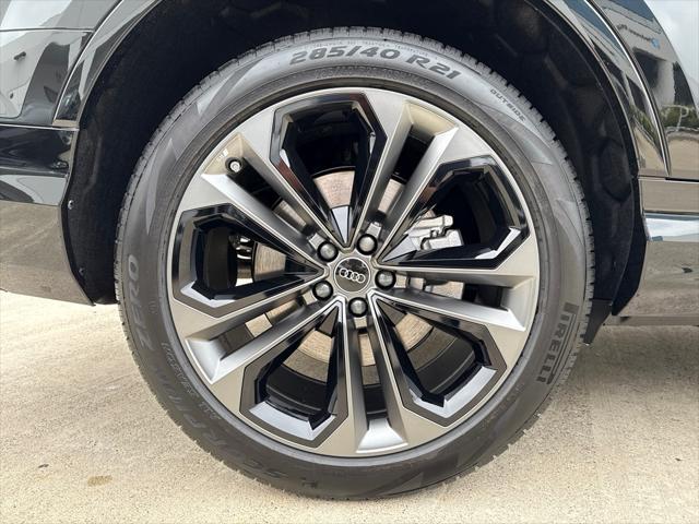 new 2025 Audi Q7 car, priced at $77,660