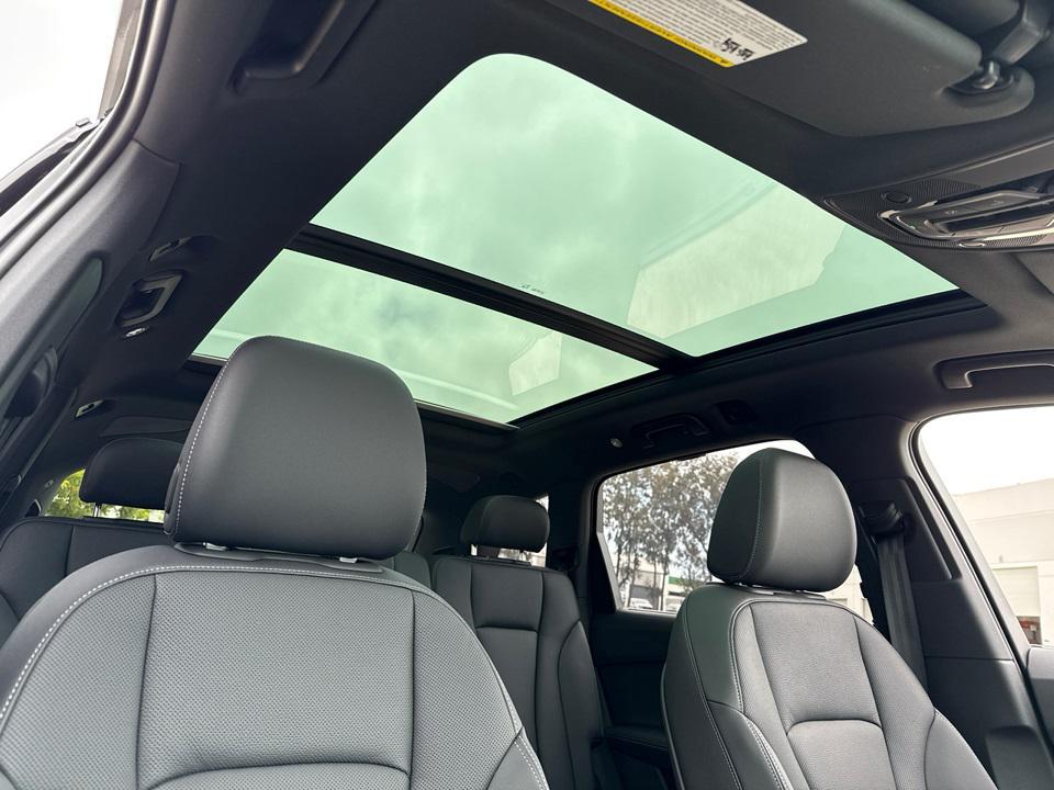 new 2025 Audi Q7 car, priced at $77,660