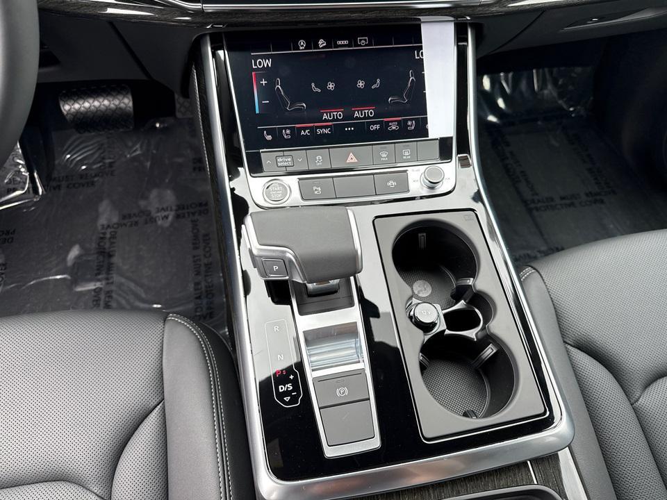 new 2025 Audi Q7 car, priced at $77,660