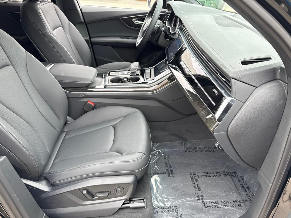new 2025 Audi Q7 car, priced at $77,660