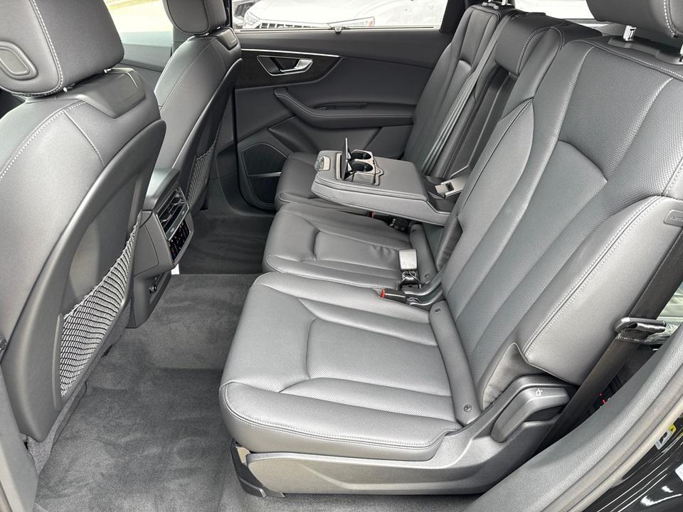 new 2025 Audi Q7 car, priced at $77,660