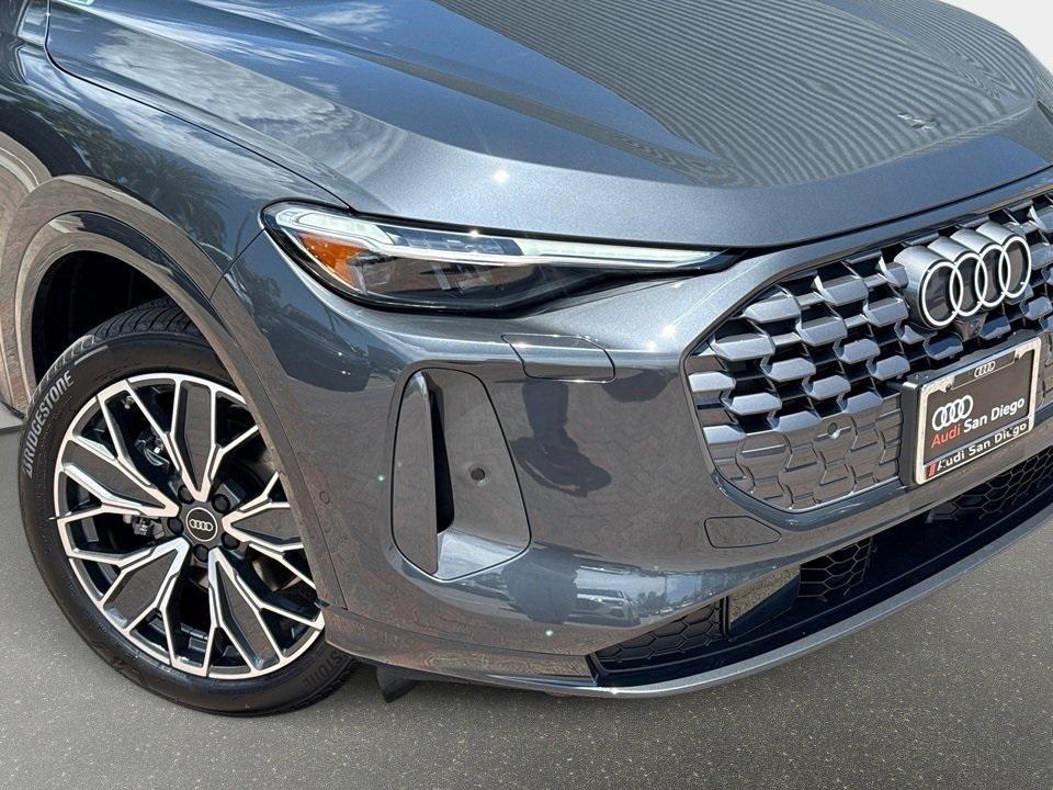 new 2025 Audi Q5 car, priced at $61,240