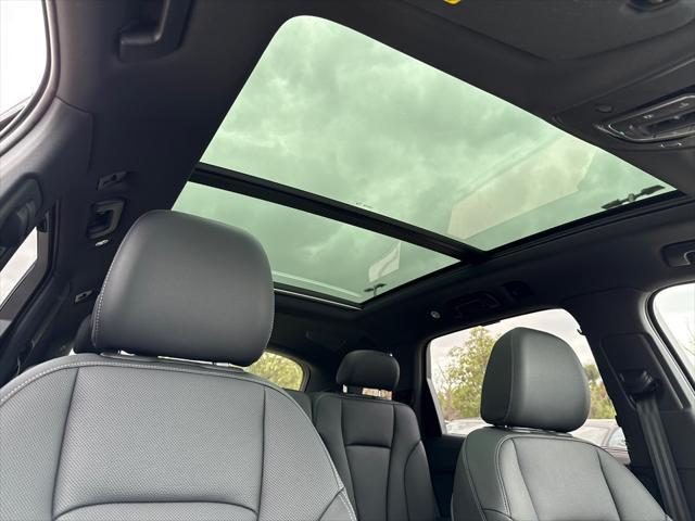 new 2025 Audi Q7 car, priced at $77,460