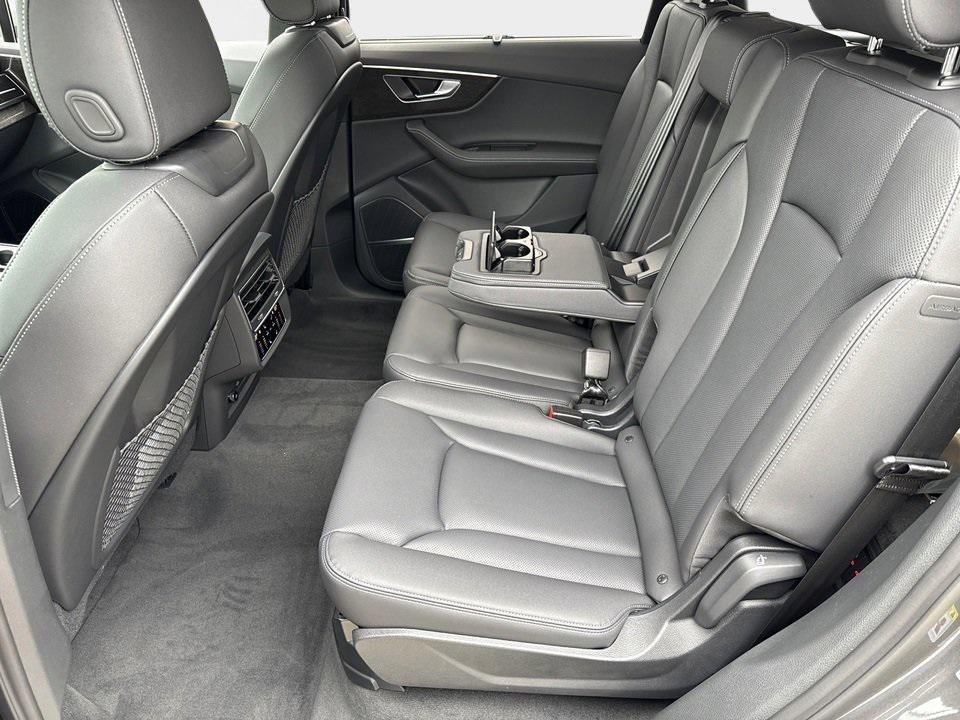 new 2025 Audi Q7 car, priced at $77,460