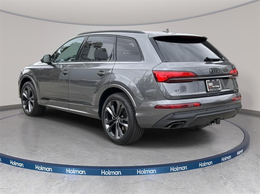 new 2025 Audi Q7 car, priced at $77,460