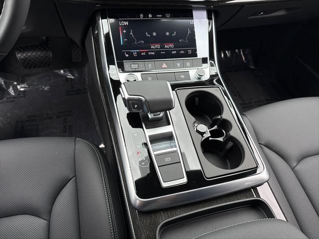 new 2025 Audi Q7 car, priced at $77,460