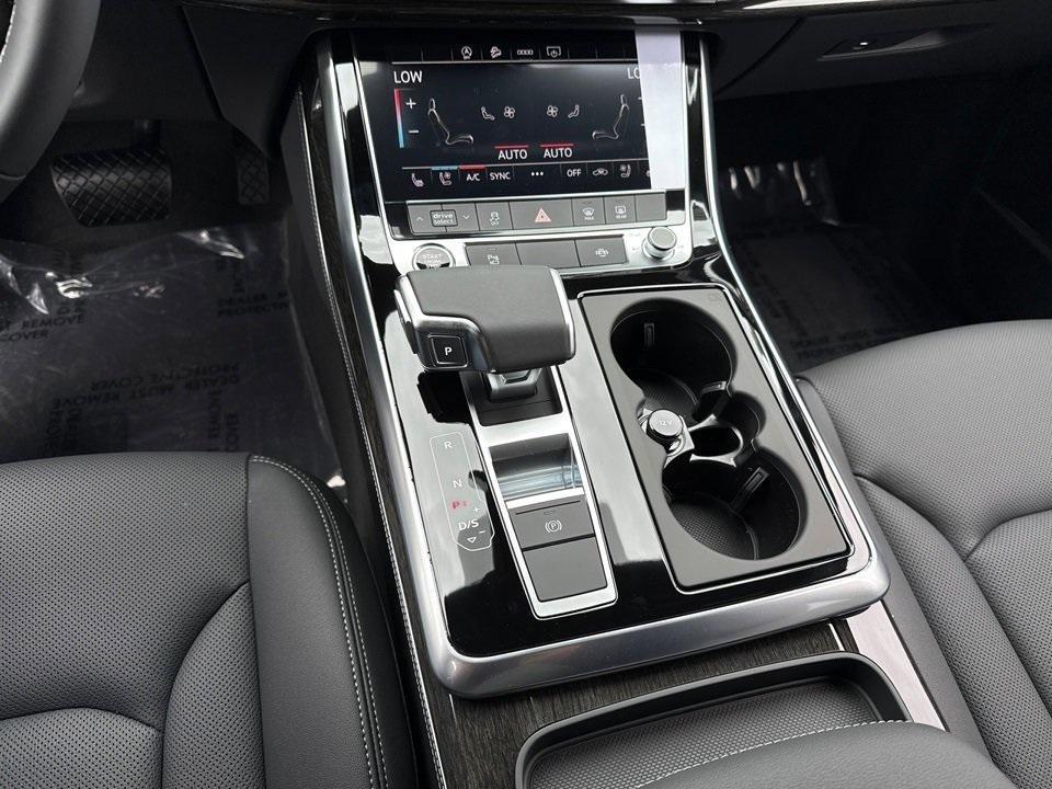new 2025 Audi Q7 car, priced at $77,460