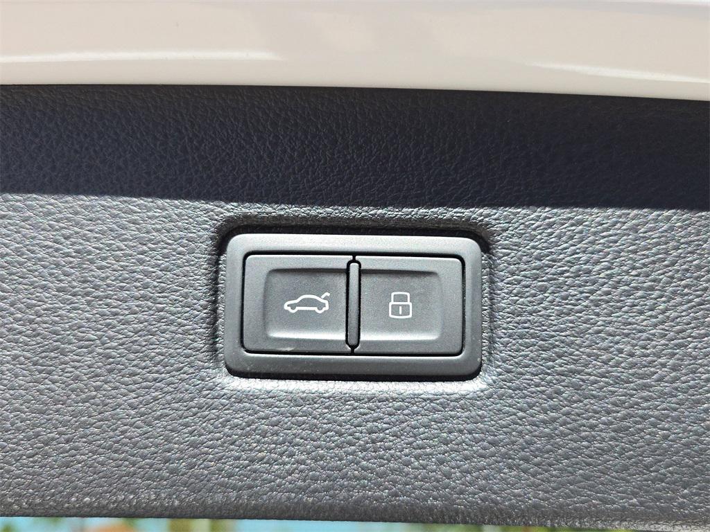 used 2022 Audi SQ7 car, priced at $50,845
