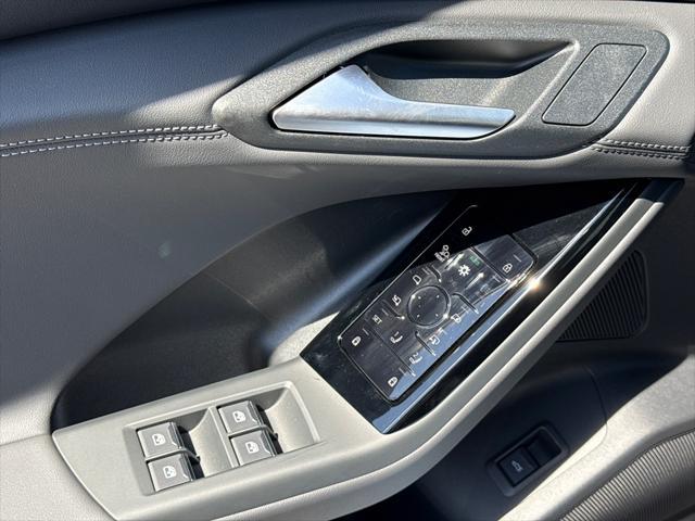 new 2025 Audi Q6 e-tron car, priced at $75,425