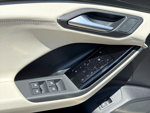 new 2025 Audi Q6 e-tron car, priced at $69,660