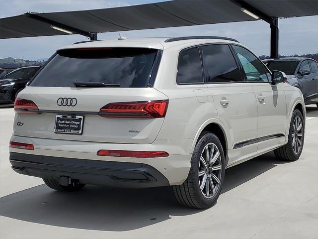 new 2024 Audi Q7 car, priced at $70,325