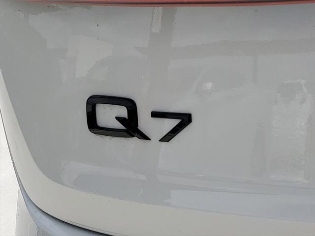 new 2024 Audi Q7 car, priced at $70,325