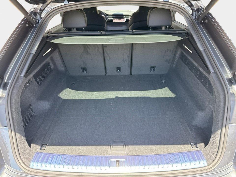 new 2025 Audi RS Q8 car, priced at $155,290