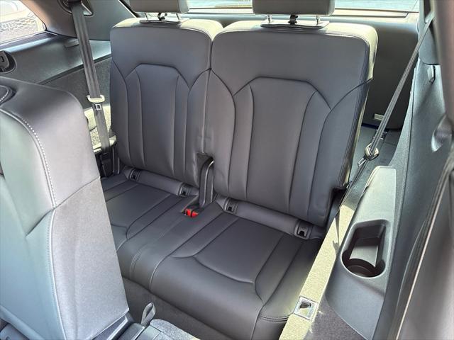 new 2025 Audi Q7 car, priced at $78,660