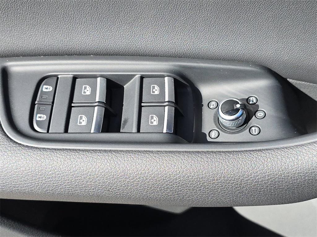 used 2025 Audi Q7 car, priced at $50,900