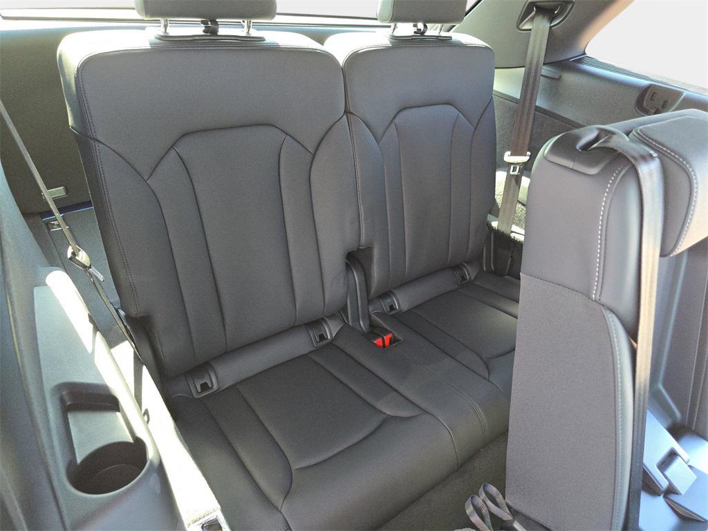 new 2026 Audi Q7 car, priced at $77,005