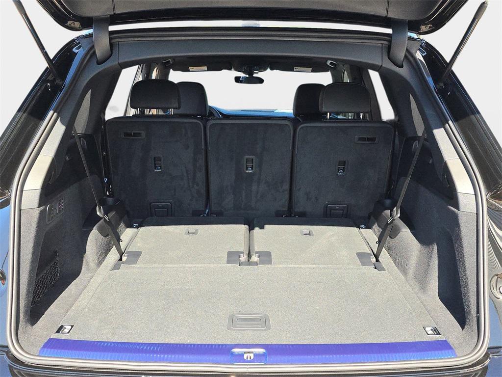 new 2026 Audi Q7 car, priced at $77,005