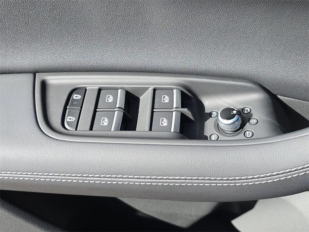 new 2026 Audi Q7 car, priced at $77,005