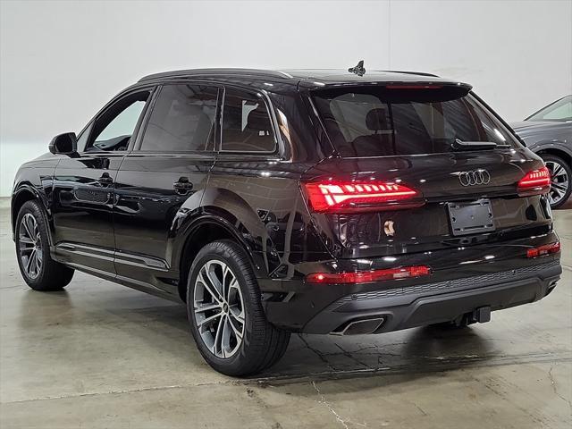 new 2025 Audi Q7 car, priced at $72,110