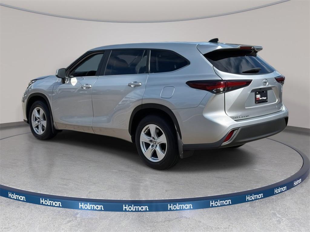 used 2024 Toyota Highlander car, priced at $32,400