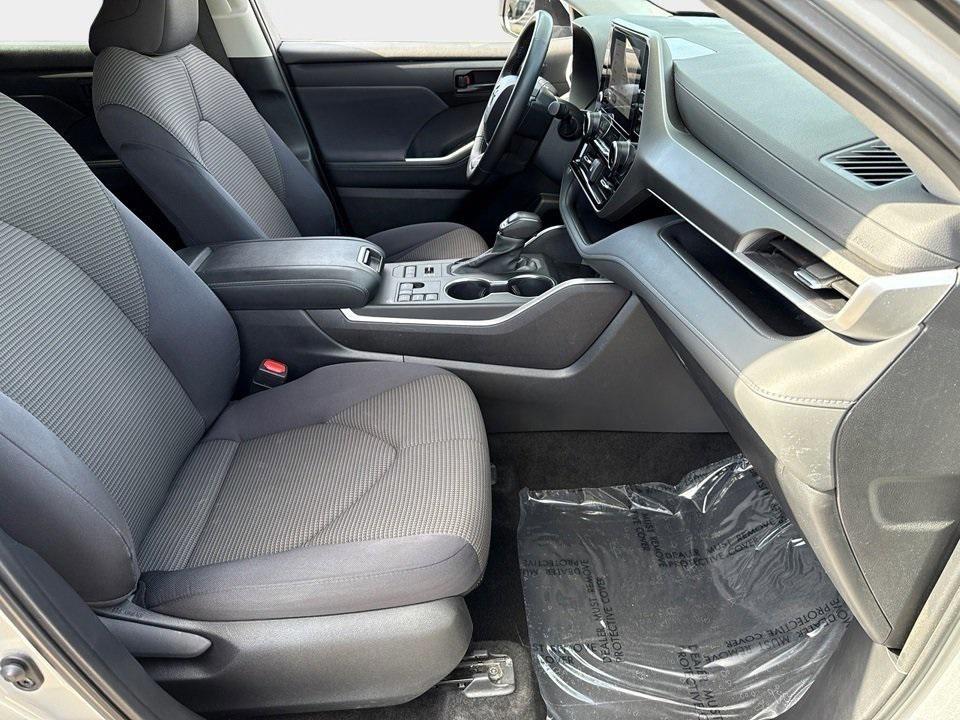 used 2024 Toyota Highlander car, priced at $32,400