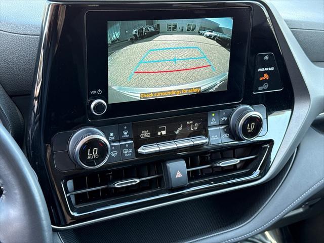 used 2024 Toyota Highlander car, priced at $38,500