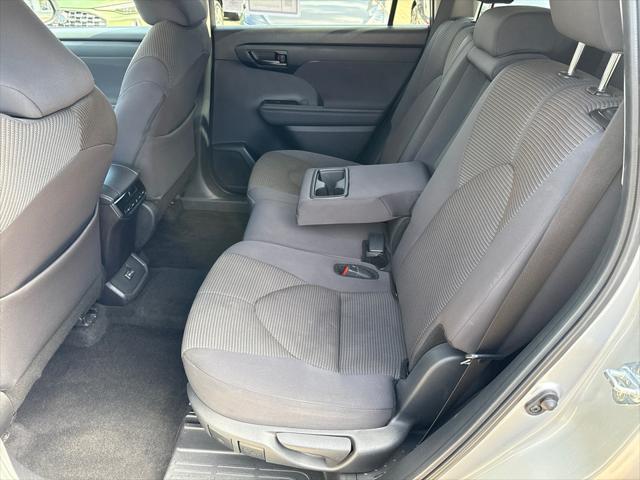 used 2024 Toyota Highlander car, priced at $38,500