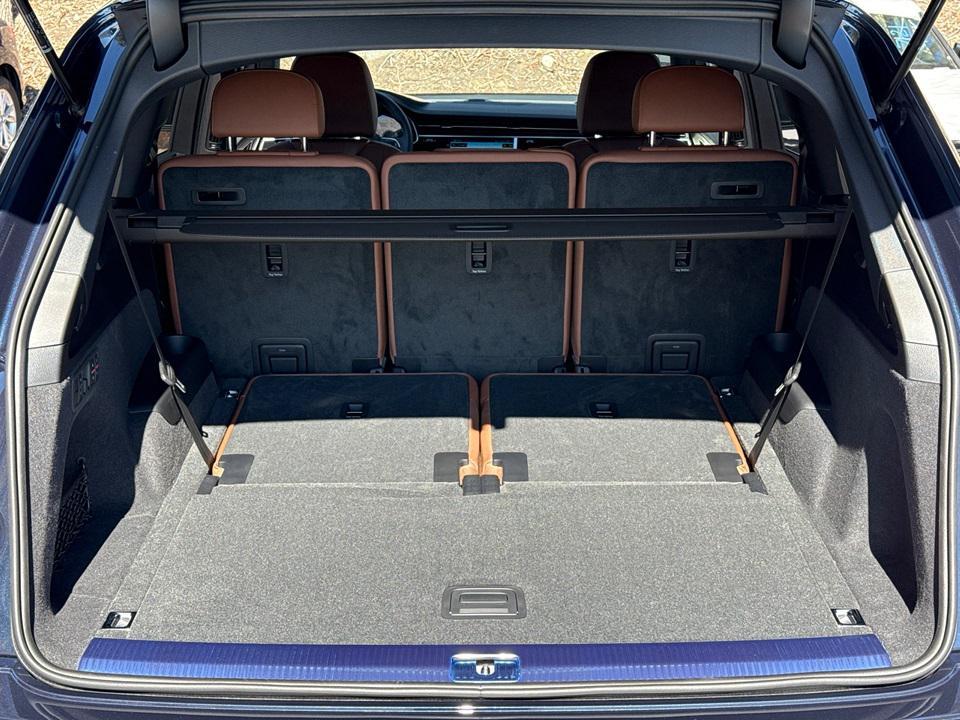 new 2025 Audi Q7 car, priced at $78,110