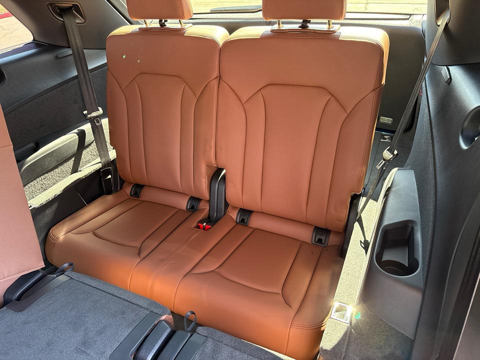new 2025 Audi Q7 car, priced at $78,110