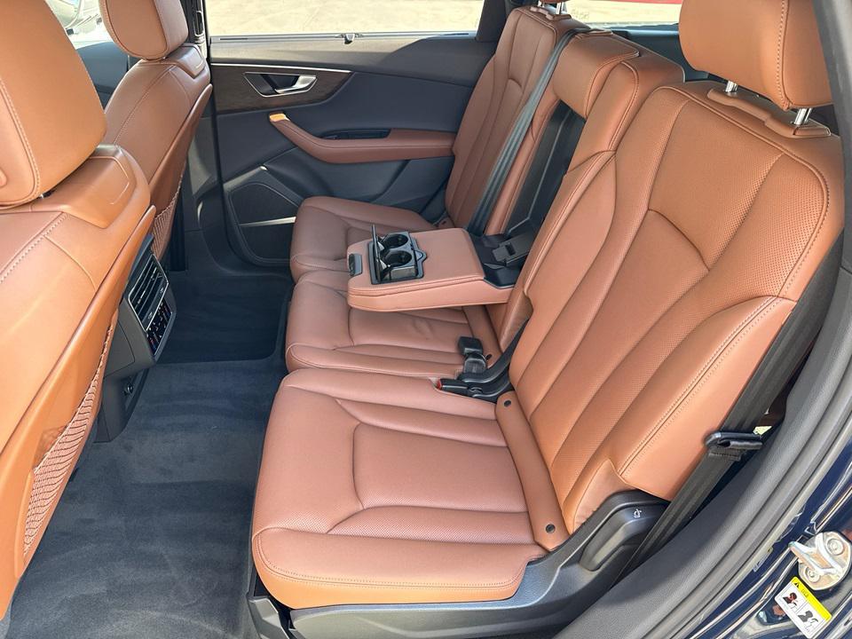 new 2025 Audi Q7 car, priced at $78,110