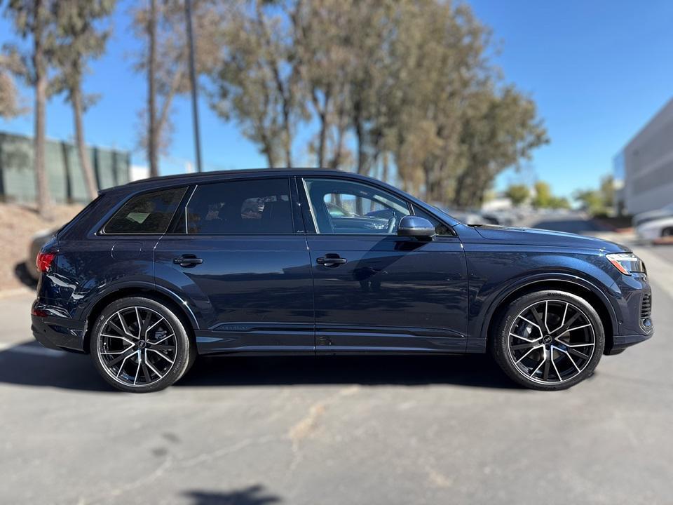 new 2025 Audi Q7 car, priced at $78,110