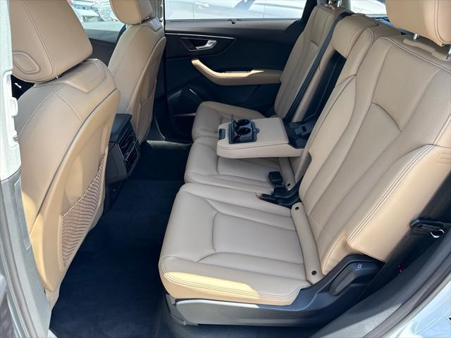 new 2025 Audi Q7 car, priced at $77,460