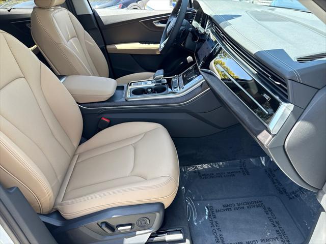 new 2025 Audi Q7 car, priced at $77,460