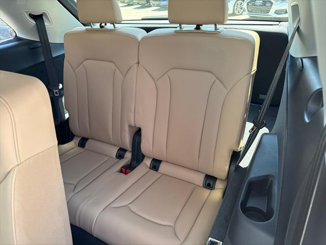 new 2025 Audi Q7 car, priced at $77,460