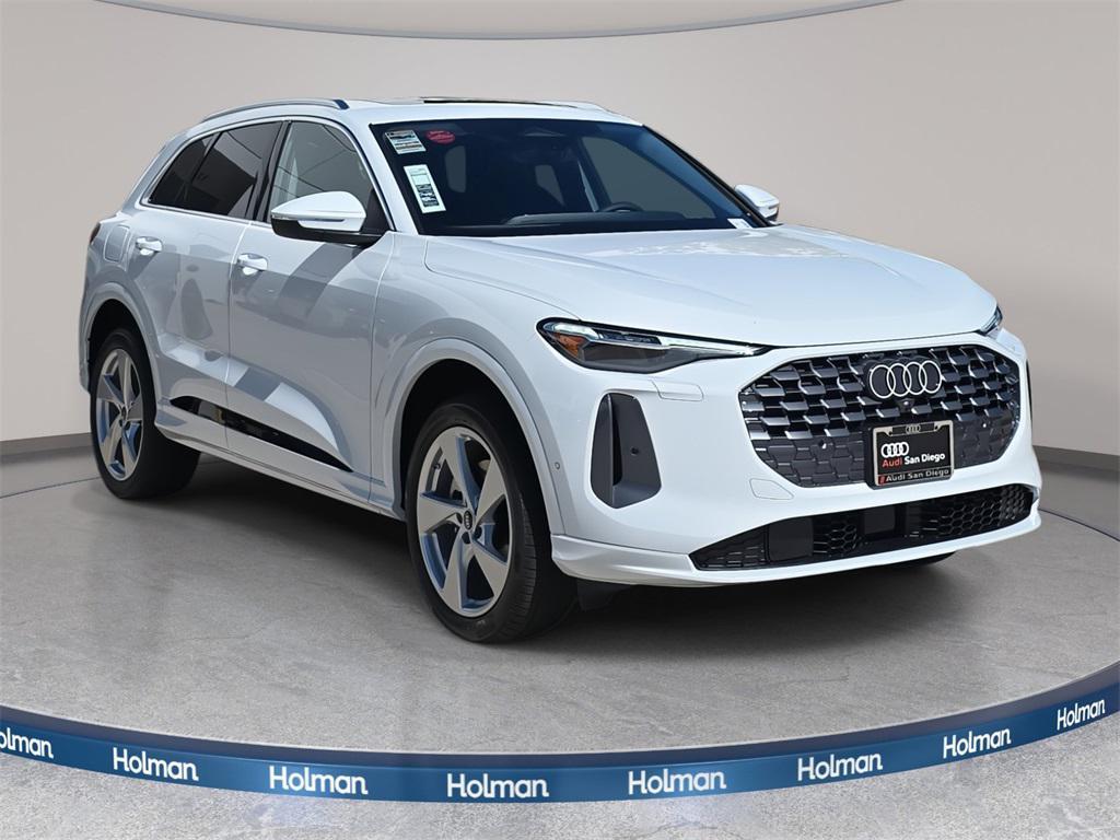 new 2025 Audi Q5 car, priced at $61,240