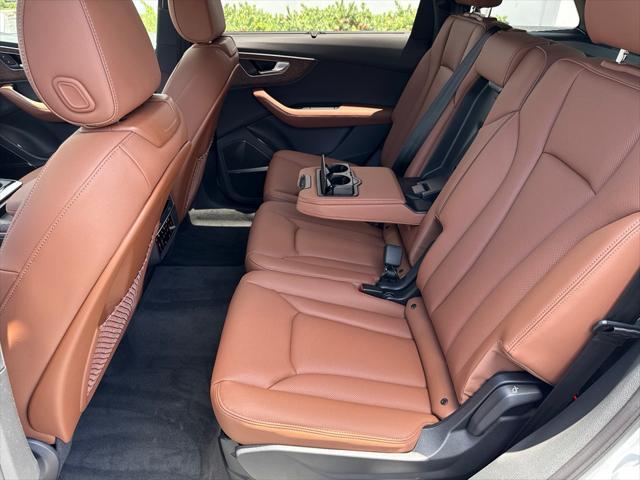 new 2025 Audi Q7 car, priced at $77,450