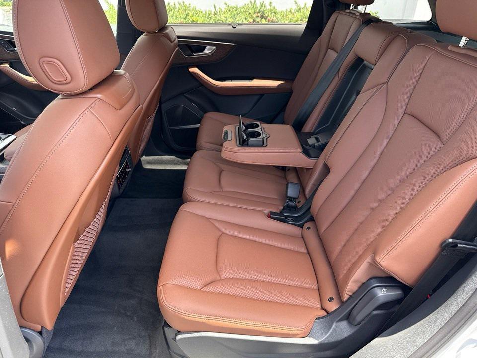 new 2025 Audi Q7 car, priced at $77,450