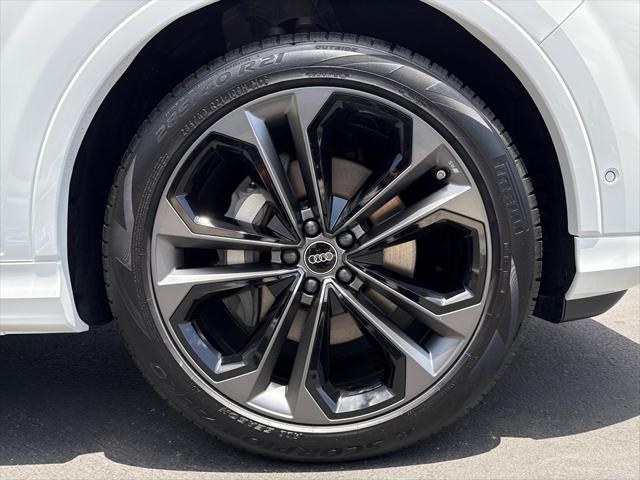 new 2025 Audi Q7 car, priced at $77,450