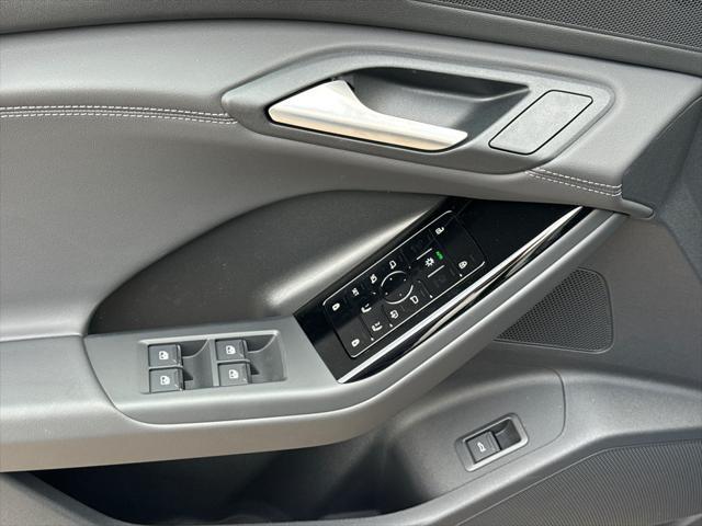 new 2025 Audi Q6 e-tron car, priced at $72,000