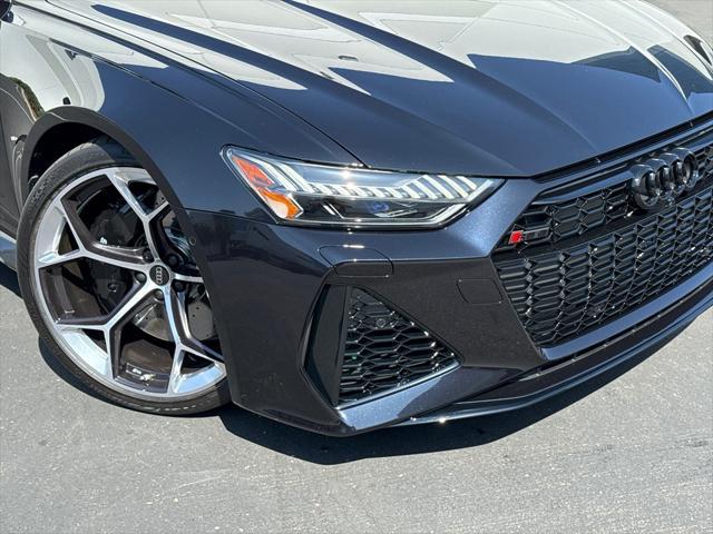new 2025 Audi RS 6 Avant car, priced at $140,990