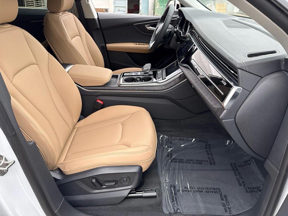 new 2025 Audi Q8 car, priced at $84,925